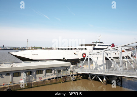 HSC Mananan on the River Mersey and is the ferry between Liverpool and the Island of Man Stock Photo
