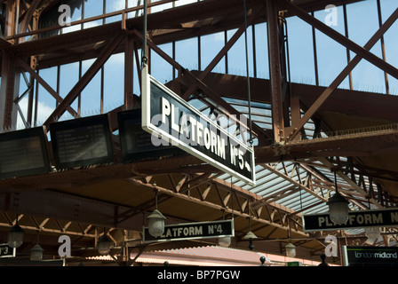 Platform 5, Moor Street Station, Birmingham, West Midlands, England. Stock Photo