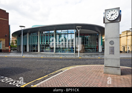 Perth Concert Hall frontage and clock presented to the City of Perth by the local Rotary clubs. Stock Photo
