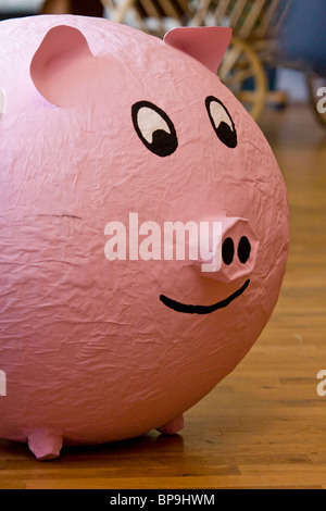 Papier mache pig hi-res stock photography and images - Alamy