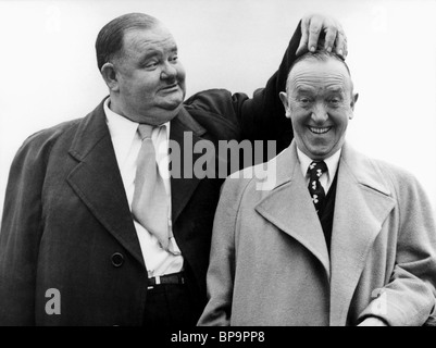 OLIVER HARDY & STAN LAUREL LAUREL & HARDY (1955) Stock Photo