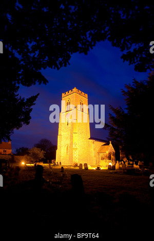 St Mary Magdalen parish church in Mulbarton, Norfolk at night Stock Photo