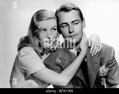 VERONICA LAKE, ALAN LADD, THE BLUE DAHLIA, 1946 Stock Photo