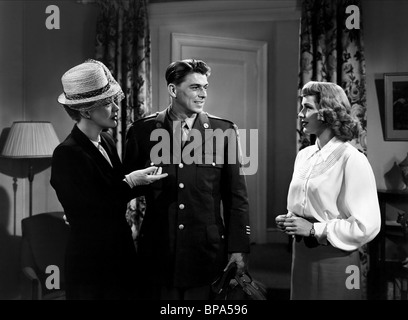 EVE ARDEN, RONALD REAGAN, ELEANOR PARKER, THE VOICE OF THE TURTLE, 1947 Stock Photo