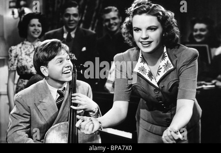 MICKEY ROONEY, JUDY GARLAND, BABES IN ARMS, 1939 Stock Photo