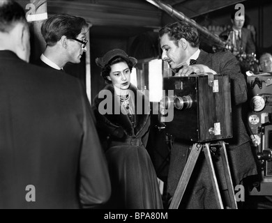 JOHN BOULTING, PRINCESS MARGARET, ROBERT DONAT, THE MAGIC BOX, 1952 Stock Photo