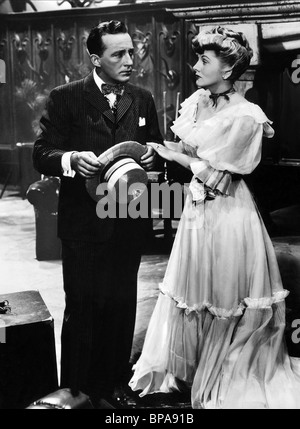 BING CROSBY, JOAN FONTAINE, THE EMPEROR WALTZ, 1948 Stock Photo