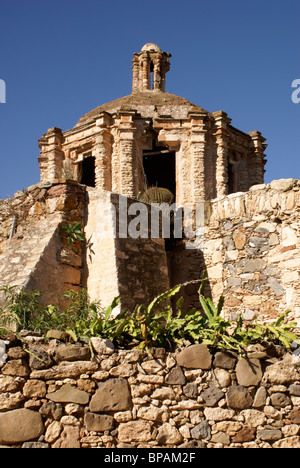 Ruined Spanish colonial chapel Capilla del Refugio in the 19th century mining town of Mineral de Pozos, Guanajuato state, Mexico Stock Photo