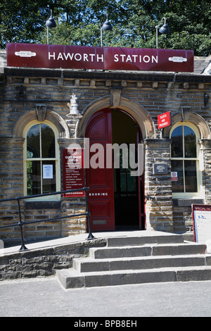 Haworth Railway Station, Keighley and Worth Valley Railway, Haworth, West Yorkshire, England, UK. Stock Photo