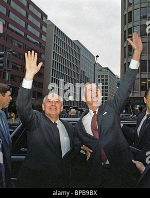 Soviet leader Mikhail Gorbachev and US President Ronald Reagan at the ...