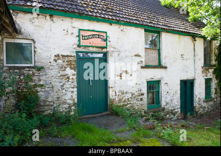 Closed Fountain Inn isolated rural country pub at Troedrhiwgwair Blaenau Gwent South Wales Valleys UK Stock Photo