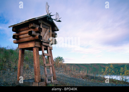 Food Cache at Summit Lake, AK, Alaska, USA - Log Cabin Secure Storage, Protection against Animals Stock Photo