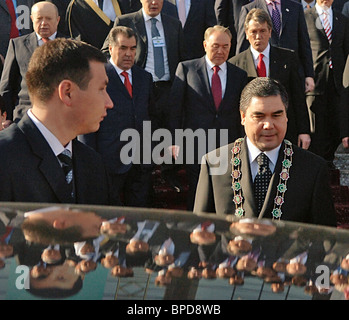 From left President Viktor Yushchenko his daughter Vitalina and wife ...