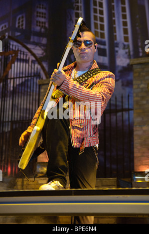 Avenged Sevenfold's Johnny Christ performing during the Rockstar Uproar Tour at Nationwide Arena in Columbus, Ohio Stock Photo
