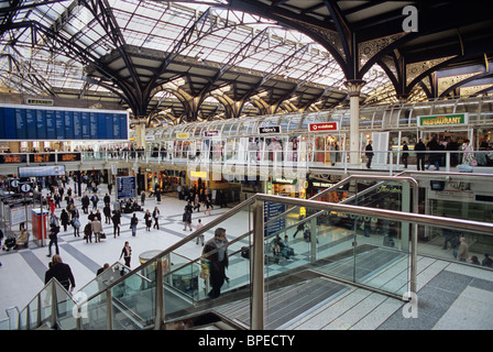 UK, England, London, Liverpool Street railway station for British Rail and the London Underground, main hall with skylights Stock Photo