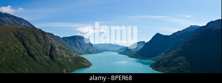 Colorful water of Lake Gjende from above Memurubu looking towards Gjendesheim, Jotunheimen national park, Norway Stock Photo