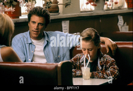 Getting Even with Dad Year: 1994 USA Macaulay Culkin, Ted Danson Stock ...