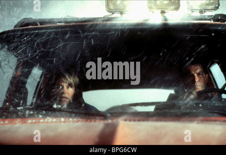 Dante's Peak / Linda Hamilton / Pierce Brosnan Stock Photo - Alamy