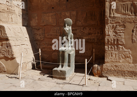 Statue of the lioness godess Sekhmet at temple Medinat Habu West Bank ...