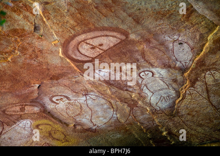 Wandjina figures created by the Worrorra people Raft Point Collier Bay Western Australia Stock Photo