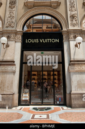 20+ Louis Vuitton Store In Galleria Vittorio Emanuele Ii Milan Stock  Photos, Pictures & Royalty-Free Images - iStock
