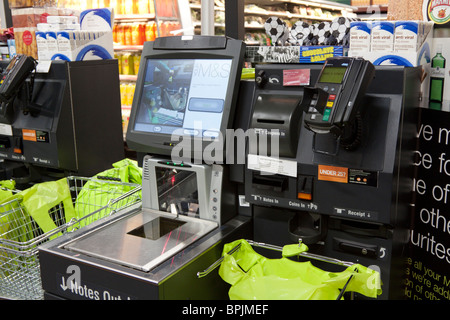 Self-service checkout - Mark & Spencer  Simply Food - Hampstead - London Stock Photo
