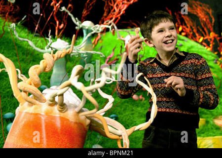CHARLIE AND THE CHOCOLATE FACTORY FREDDIE HIGHMORE as Charlie, DAVID ...