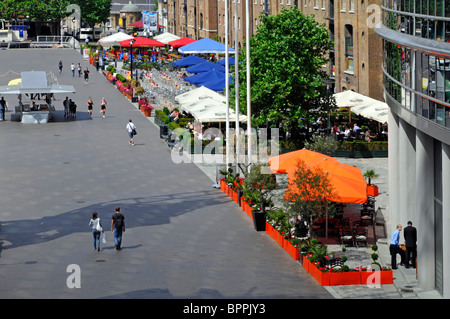 Outdoor restaurant facilities in Canary Wharf area of London Docklands Stock Photo
