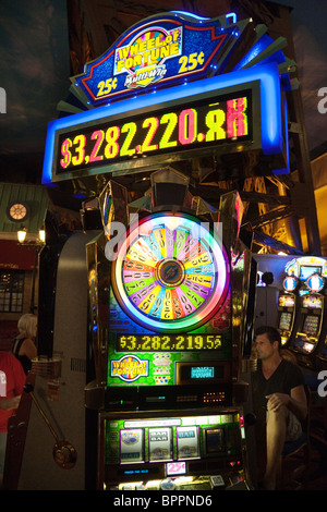 Wheel of fortune gambling slot machine, Las Vegas, Nevada USA Stock Photo