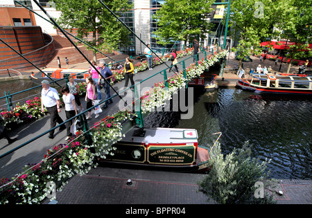 Footbridge connecting Brindleyplace to the International Convention Centre (ICC) on the far side of the canal, Birmingham. Stock Photo