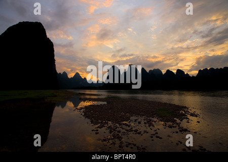 Karst scenery and Chinese Yuan note near Yangshuo China Stock Photo - Alamy