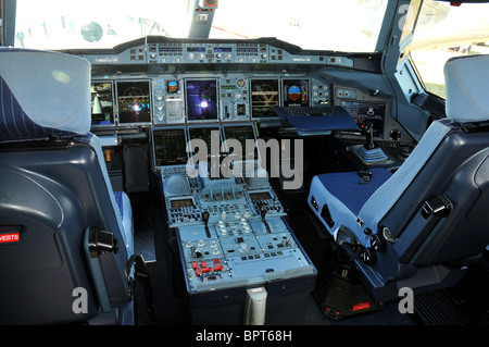 Airbus A380 Cockpit Stock Photo - Alamy