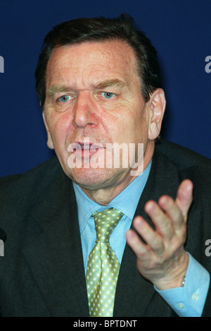 GERHARD SCHRODER CHANCELLOR OF GERMANY 11 December 2000 NICE FRANCE EUROPEAN SUMMIT NICE 2000 Stock Photo