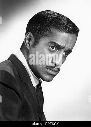 SAMMY DAVIS JNR SINGER & ACTOR (1973 Stock Photo - Alamy
