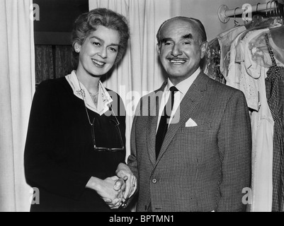ROSALIND RUSSELL & JACK WARNER ACTRESS & DIRECTOR ACTOR (1959) Stock Photo