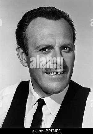 TERRY-THOMAS PORTRAIT Stock Photo - Alamy