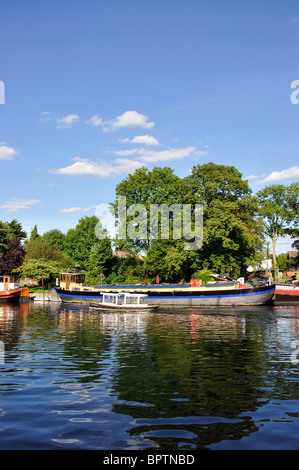 Boats moored on River Thames, Old Windsor, Berkshire, England, United Kingdom Stock Photo