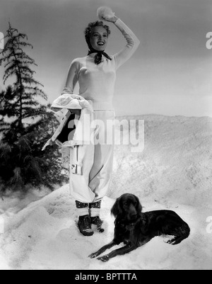 BETTY GRABLE & DOG ACTRESS (1946) Stock Photo