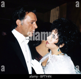 Elizabeth Taylor with husband Richard Burton at the premiere of Stock ...