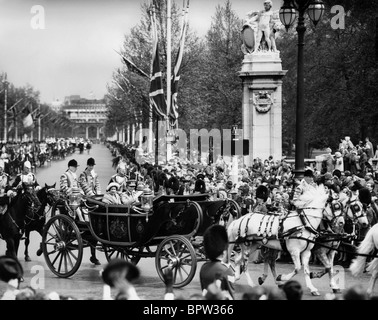 QUEEN ELIZABETH II & KING BAUDOUIN QUEEN OF ENGLAND 10 June 1963 Stock Photo