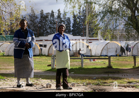 South Africa: Refugees from Zimbabwe are still staying in tents at the DeDoorns Refugee camp, Western Cape, Hex Valley Stock Photo