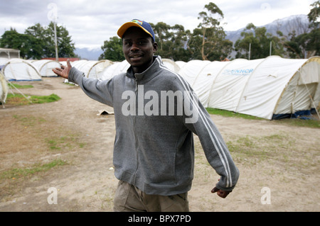 South Africa: Refugees from Zimbabwe are still staying in tents at the DeDoorns Refugee camp, Western Cape, Hex Valley Stock Photo