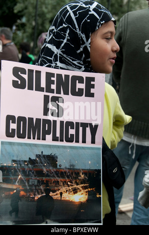 Muslims at annual Quds Day march in London 4th September 2010 Stock Photo