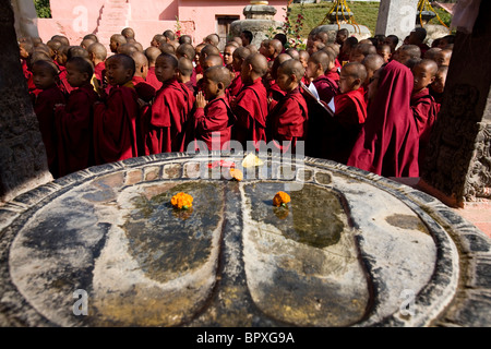 Group of Tibetan monks visiting the Mahabodhi Temple, Bodhgaya, Bihar, India. Stock Photo