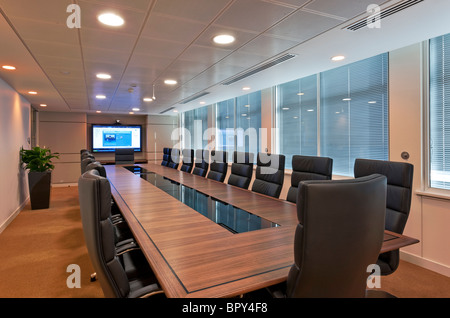 Aramco offices at the Centre Point building in London Stock Photo - Alamy