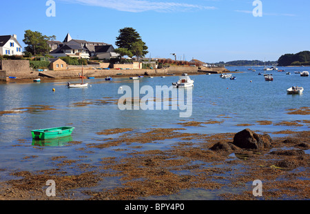 View of Lamor-Baden from Sentier de la Plage, Golfe du Morbihan, Larmor-Baden, Morbihan, Bretagne, Brittany, France Stock Photo