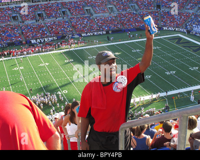 Beer vendor baseball hi-res stock photography and images - Alamy