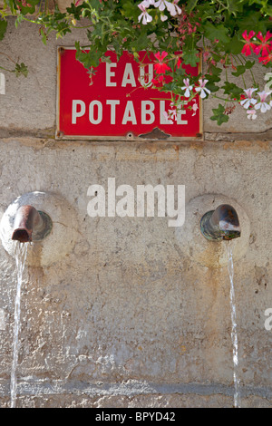 Eau Potable water sign in France