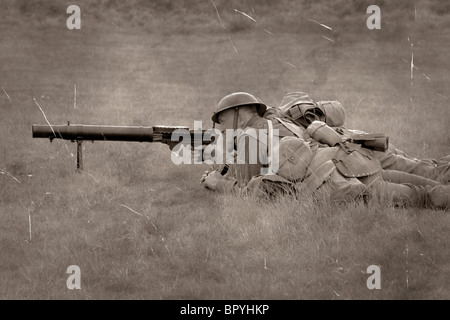 WW1 British Army Lewis Machine Gun team at a training camp 1917 Stock ...
