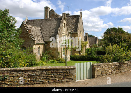 Cottages in Daylesford village, Gloucestershire, England, UK Stock Photo